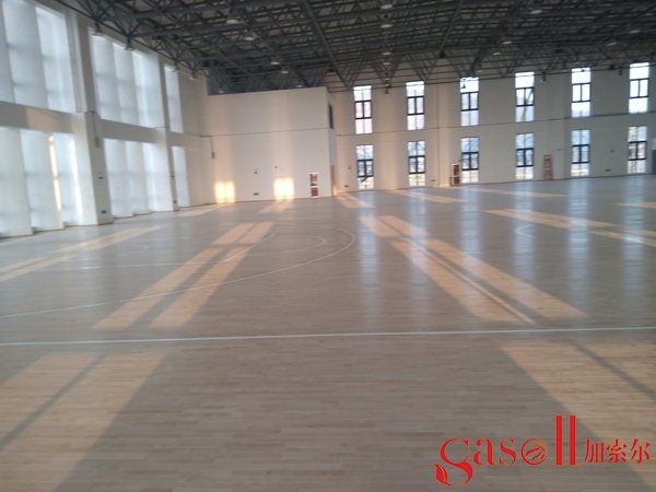 篮球木地板用材、安装和养护