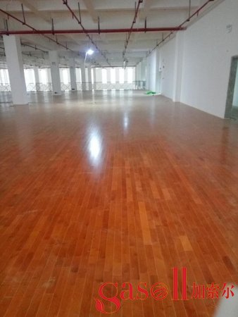 学校篮球馆木地板如何维护