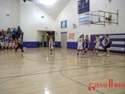 运动木地板打磨翻新流程