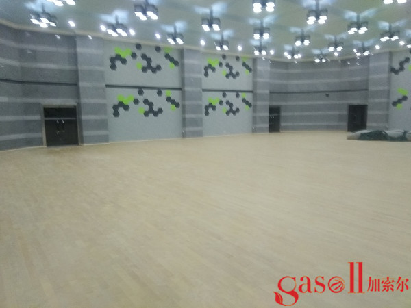 实木体育地板什么材质的耐用1