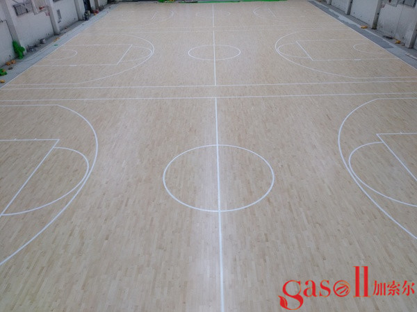 实木体育馆地板修复1