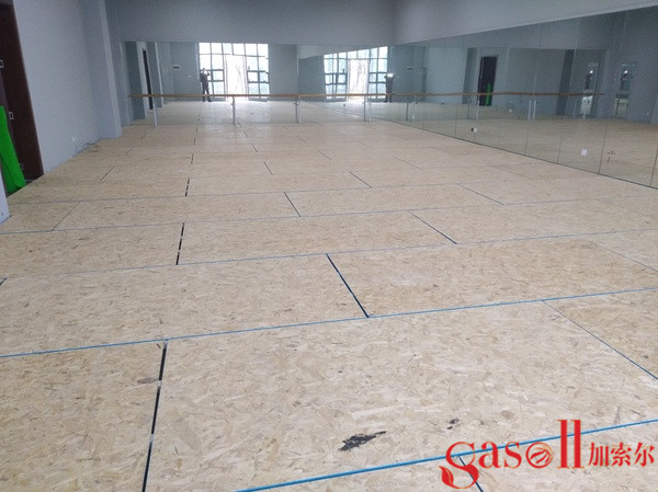 实木体育馆地板如何保洁3